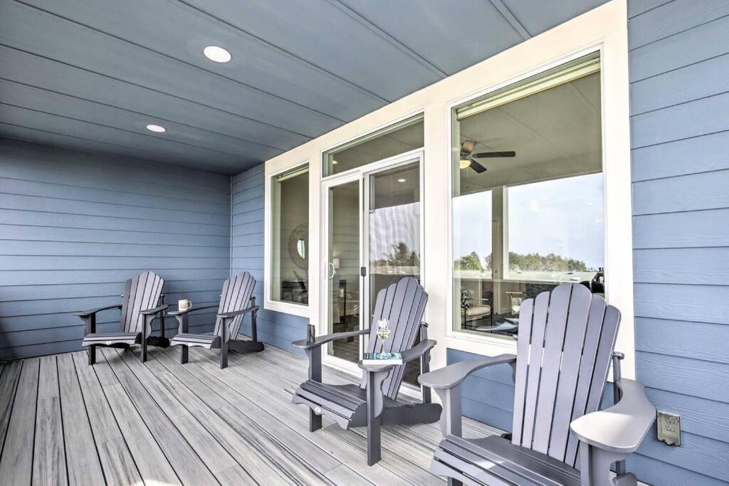 Modern Oregon Retreat W/ Deck, Hot Tub, Ocean View Depoe Bay Εξωτερικό φωτογραφία